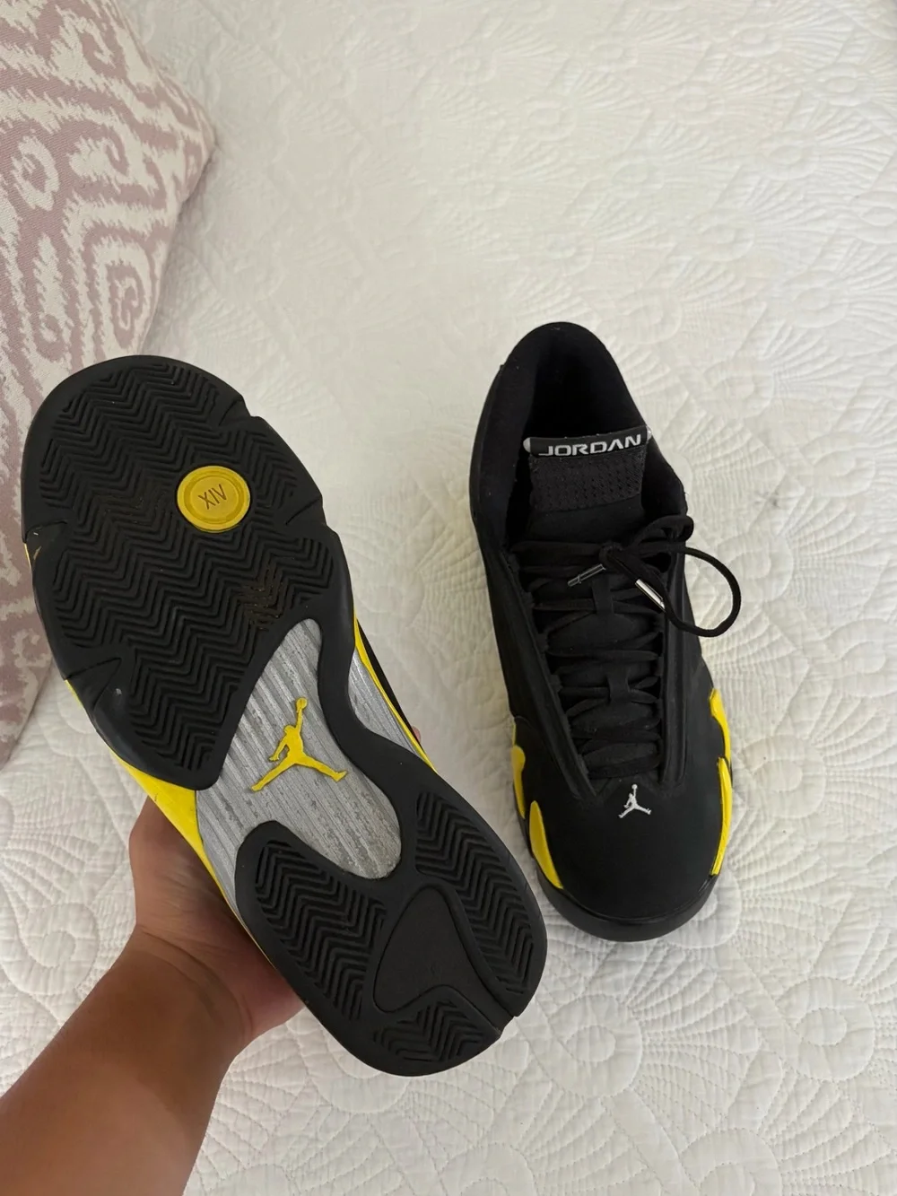Jordan Men's Black and Yellow Retro Sneakers